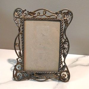 Floral metal picture frame